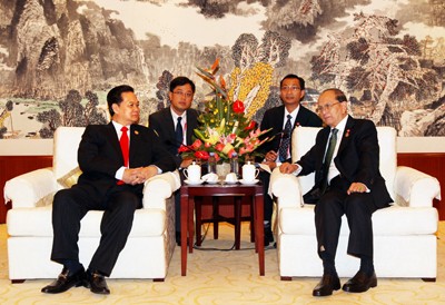 阮晋勇会见老挝总理通辛和缅甸总统吴登盛 - ảnh 2