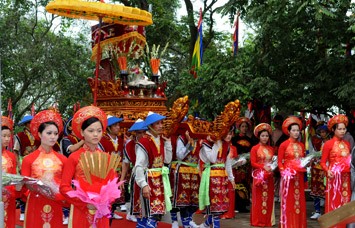 “雄王祭祀信仰”证明越南文化的生命力 - ảnh 1