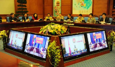 越南政府与63个省、直辖市领导人举行视频会议 - ảnh 1