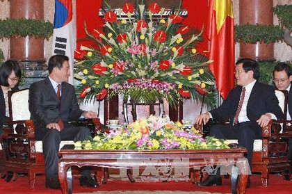 越南国家主席张晋创会见韩国国会议长姜昌熙 - ảnh 1