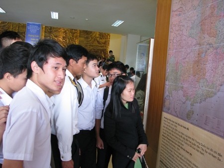 岘港举行“越南对黄沙群岛的主权”资料展 - ảnh 1