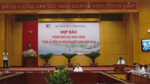 全国各地举行多项活动，响应2013年越南海洋和海岛周 - ảnh 1