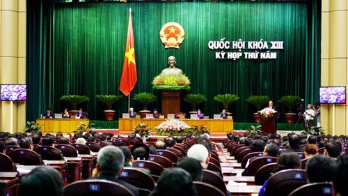 越南13届国会5次会议继续讨论《1992年宪法》修正草案 - ảnh 1