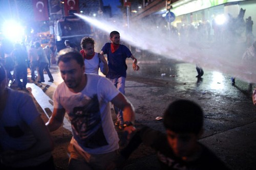 土耳其和保加利亚反政府抗议示威浪潮仍未平息 - ảnh 1
