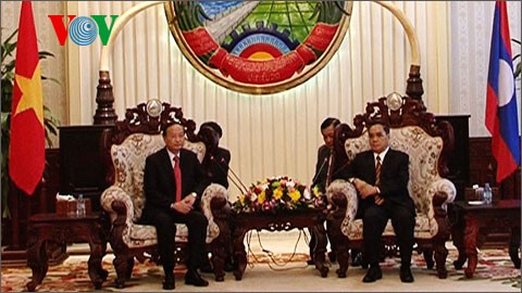 老挝总理通辛会见越共中央组织部高级代表团 - ảnh 1