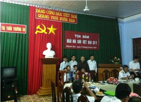 长沙岛县和全国各地纷纷举行11.20越南教师节庆祝活动 - ảnh 1