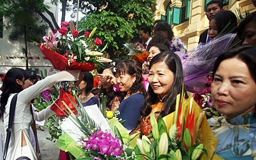 长沙岛县和全国各地纷纷举行11.20越南教师节庆祝活动 - ảnh 12