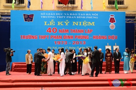 长沙岛县和全国各地纷纷举行11.20越南教师节庆祝活动 - ảnh 15