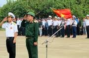 越南国防部工作代表团探望长沙群岛 - ảnh 1