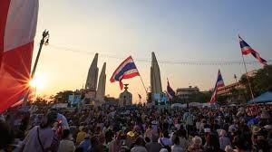 泰国军方呼吁政府和示威者对话 - ảnh 1