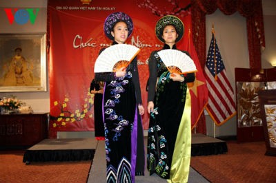 越南驻澳大利亚大使馆举行旅澳越南人迎春见面会 - ảnh 1