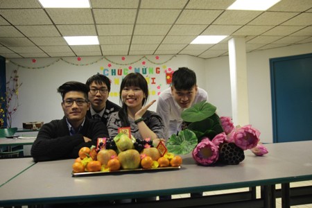各国越南留学生举行多项活动喜迎新春 - ảnh 3