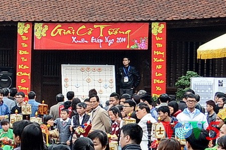春节在文庙观看人棋比赛 - ảnh 12