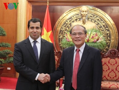 越南国会主席阮生雄会见日本和阿塞拜疆新任驻越大使 - ảnh 1