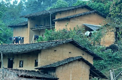 花赫蒙族的传统住房 - ảnh 2