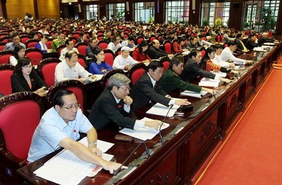 越南十三届国会七次会议闭幕   发表公报反对中国的错误行为 - ảnh 1