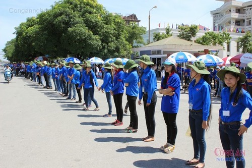 坚江省、龙安省举行2014夏季青年志愿者行动出征仪式 - ảnh 1
