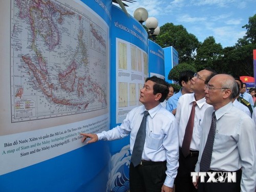 越南边境与海洋海岛主权宣传画展开幕 - ảnh 1