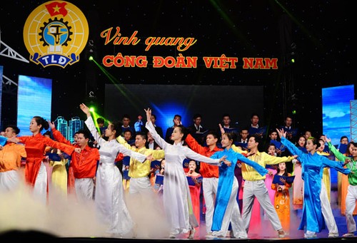 “光荣的越南工会”电视连线直播节目在河内举行 - ảnh 1