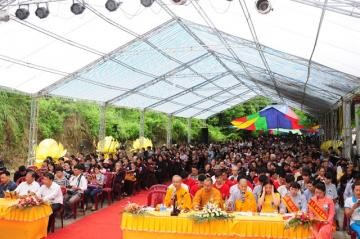 旅居老挝越南人举行佛历2558年盂兰节 - ảnh 1