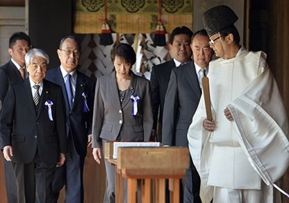 日本两名内阁成员参拜靖国神社 - ảnh 1