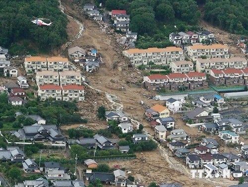 日本广岛泥石流死亡人数继续上升 - ảnh 1