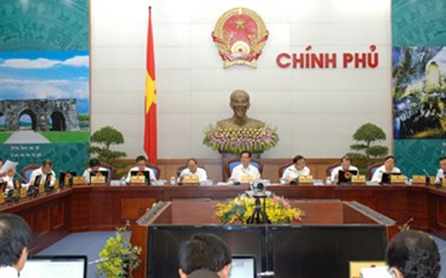 越南政府九月工作例会听取关于提高国家竞争力等多份重要报告 - ảnh 1