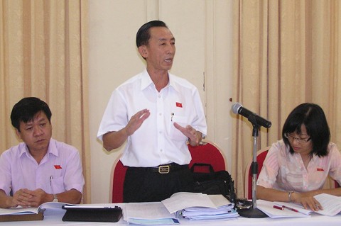 越南13届国会8次会议分组讨论2014年社会经济发展情况：对经济复苏感到乐观 - ảnh 1