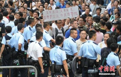香港警方在旺角区拘捕8名示威者 - ảnh 1