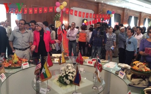 越南出席在埃及举行的东盟美食日活动 - ảnh 1