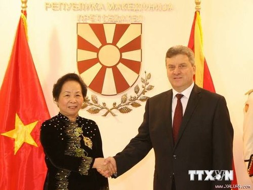 越南国家副主席阮氏缘会见马其顿总理和议会议长  - ảnh 1
