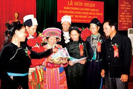 守护越南少数民族民间文化根脉的人 - ảnh 1