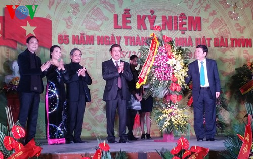 纪念越南之声广播电台歌剧院成立65周年 - ảnh 1