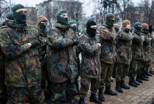 乌克兰志愿军举行游行示威 要求波罗申科总统辞职 - ảnh 1