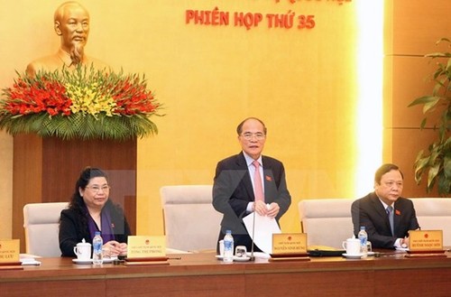越南国会常委会讨论《国家预算法修正案》 - ảnh 1