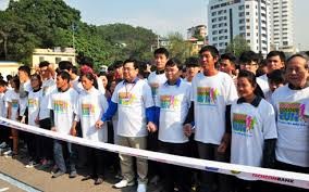 河江省举行“沿着青年突击队员的足迹前进”越野跑步比赛 - ảnh 1