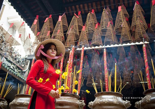 越南人年初拜佛的风俗 - ảnh 1