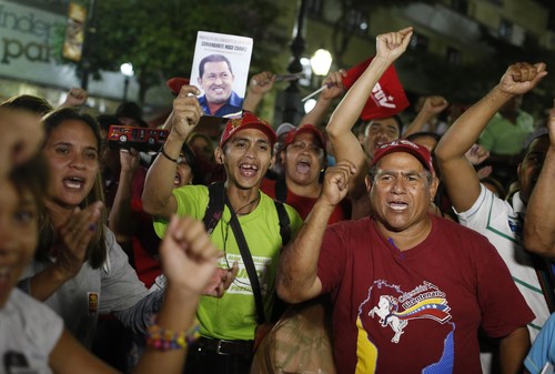 委内瑞拉百万人签名抗议美国 - ảnh 1