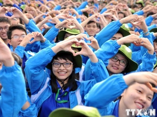 8万名大学生参加胡志明市的绿色夏天志愿者活动 - ảnh 1