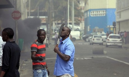 南非骚乱蔓延到德班市 - ảnh 1