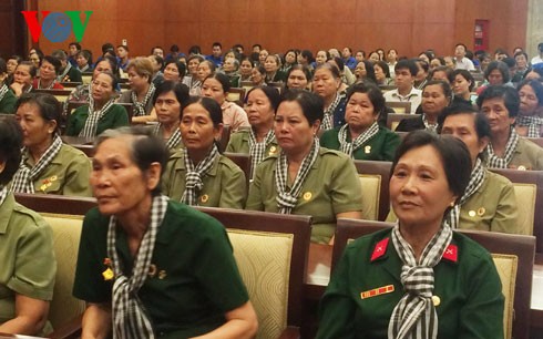 越南南方女炮兵见面会在胡志明市举行 - ảnh 1