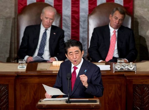 日本首相安倍晋三在美国国会发表历史性演讲 - ảnh 1