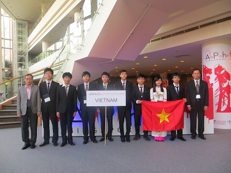 越南学生在2015年亚洲物理学奥林匹克竞赛上全部获奖 - ảnh 1