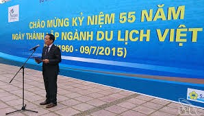 会安市举行越南旅游业成立55周年纪念活动 - ảnh 1