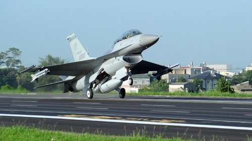 伊拉克接收首批美国F16战机 - ảnh 1
