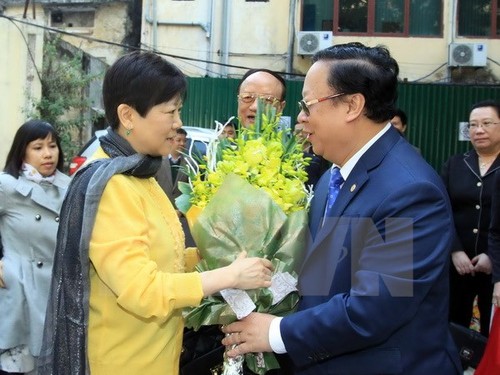 越友联向中国对外友协会长李小林授予“为了各民族和平友好”纪念章 - ảnh 1