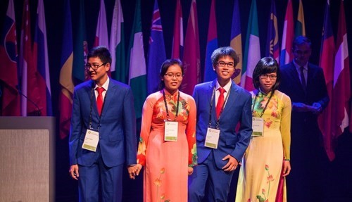 参加第26届国际生物学奥林匹克竞赛的越南四名学生全部获奖 - ảnh 1