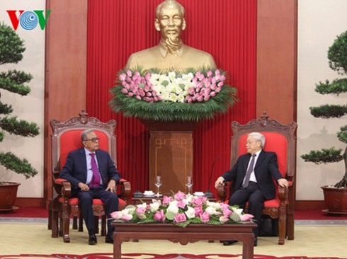 越共中央总书记阮富仲会见孟加拉国总统哈米德 - ảnh 1