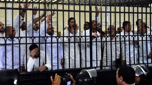 埃及对几百名被告作出判决 - ảnh 1