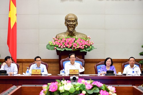 阮晋勇总理主持越共中央关于社会政策的决议落实3年小结会议 - ảnh 1